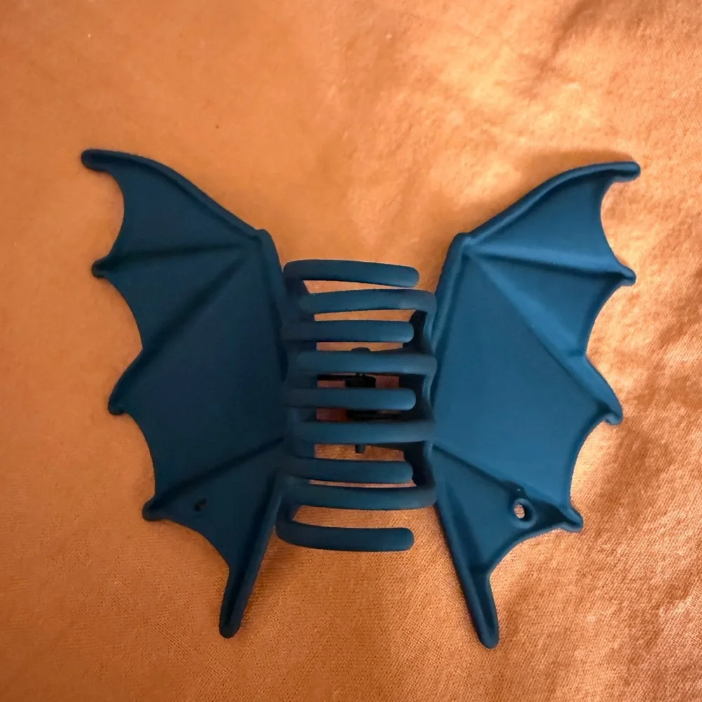 Bat Wing Hair Claw Clip - Black